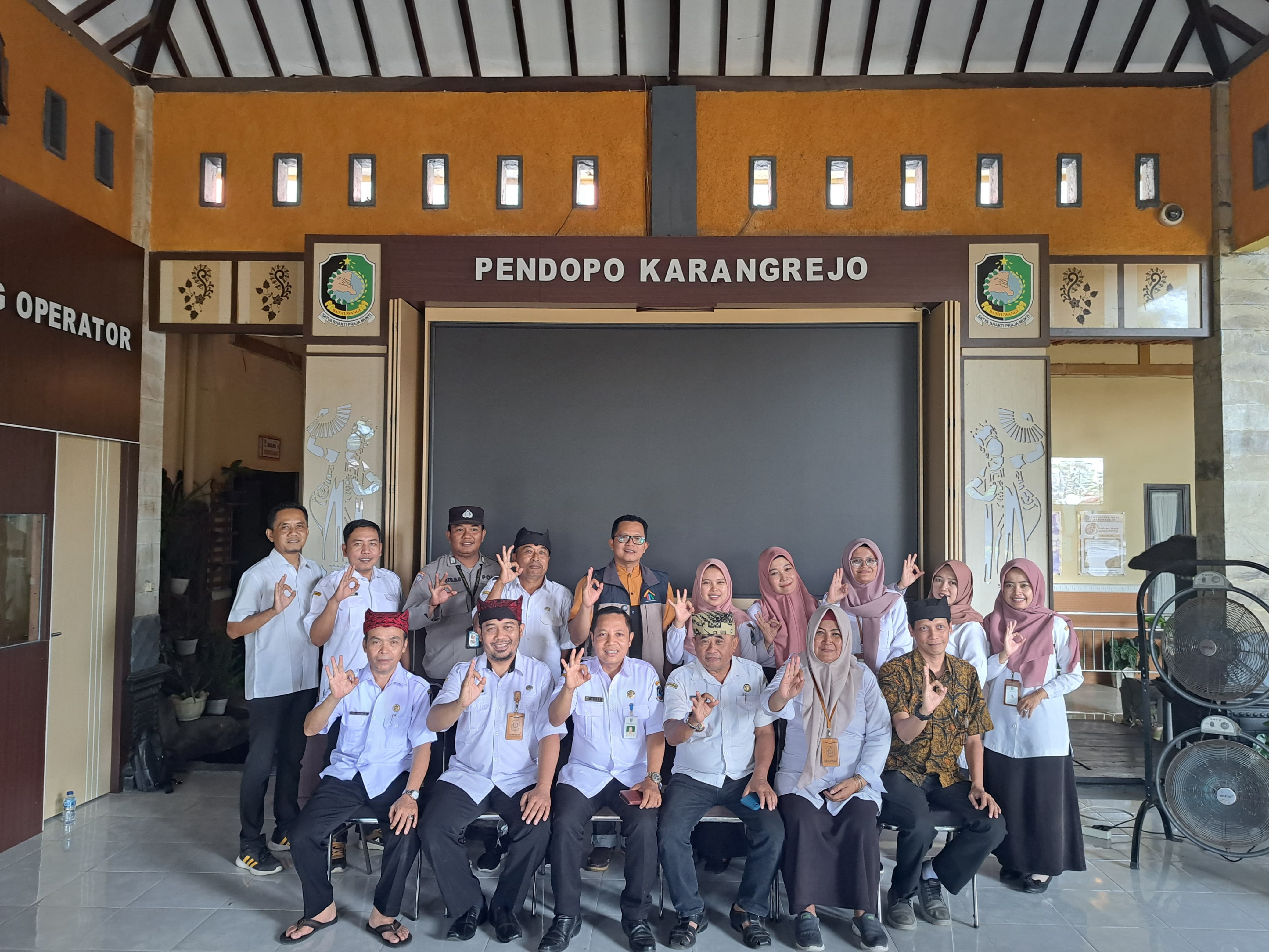 PHOTO BERSAMA DINAS PERPUSTAKAAN DAN ARSIP KAB. BANYUWANGI