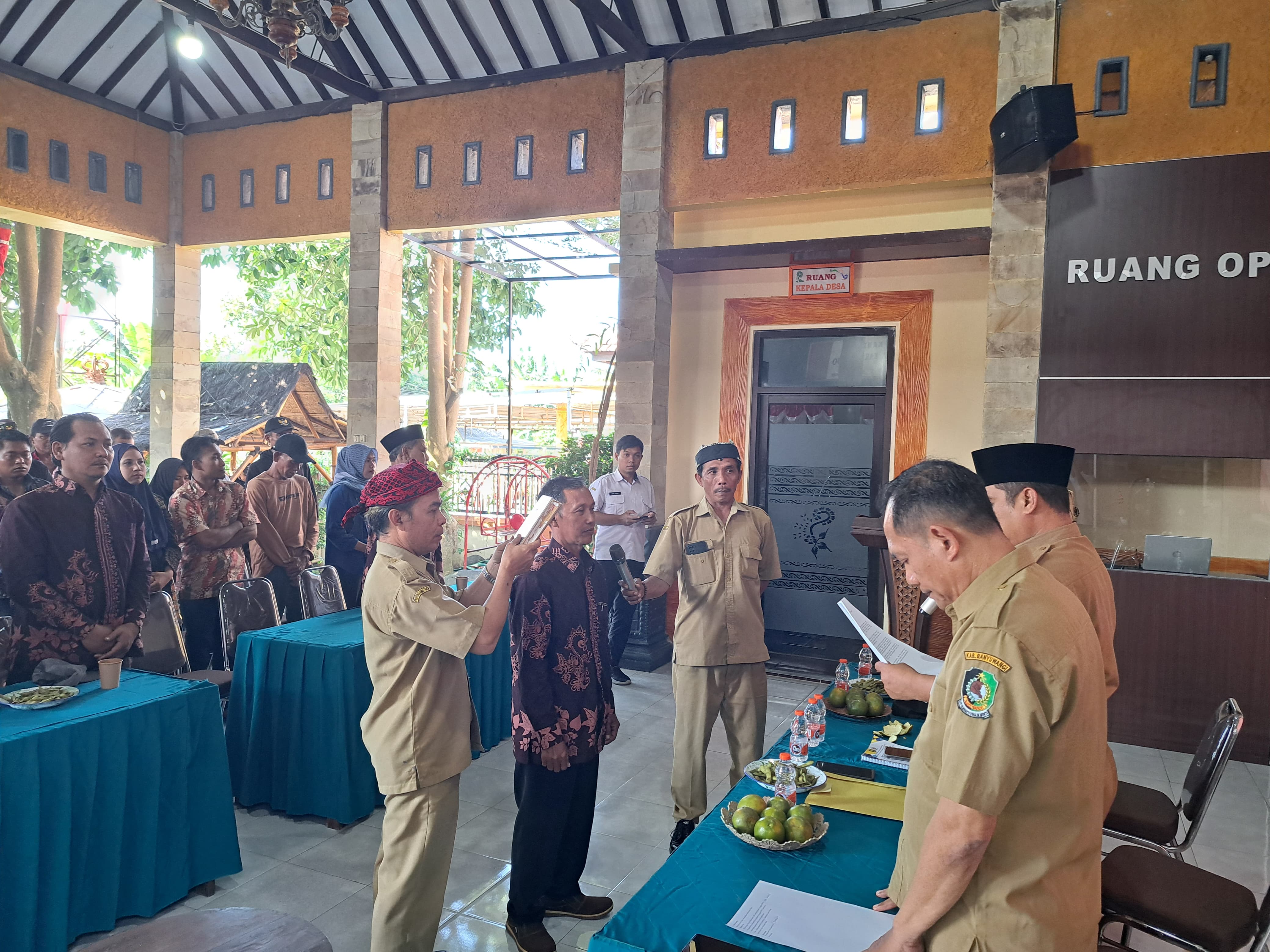 PELANTIKAN DAN PENGAMBILAN SUMPAH PAW BPD SAELAN